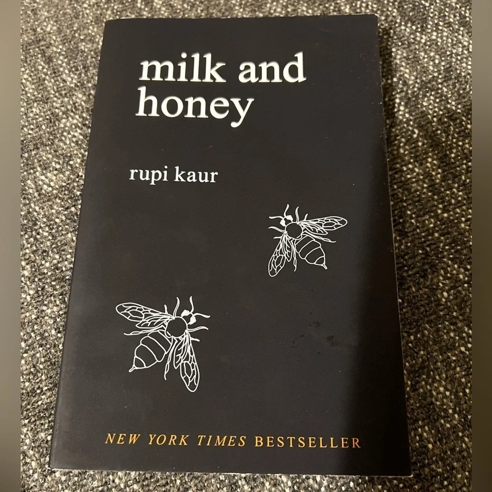 Milk and Honey: Rupi Kaur (paperback)